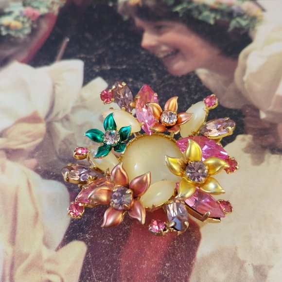 Vintage Floral Multicolor Statement Brooch - Picture 10 of 10